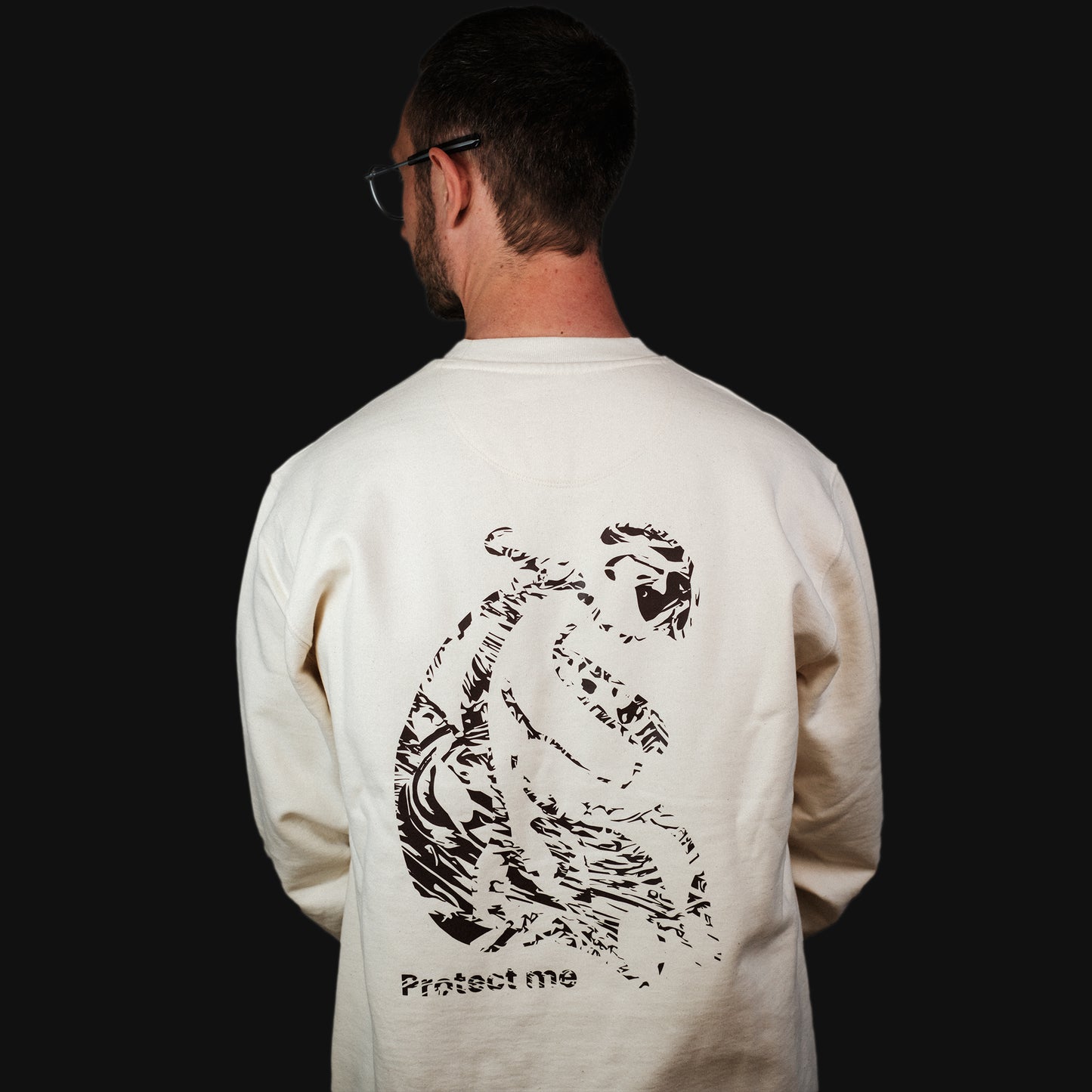 Protect me - Kunstdruck auf Sweatshirt (Natural Raw)