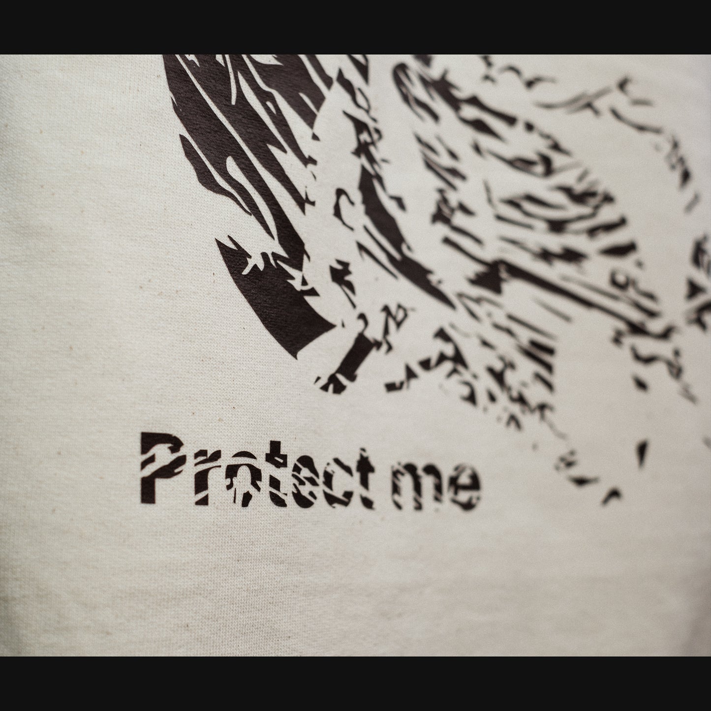 Protect me - Kunstdruck auf Sweatshirt (Natural Raw)
